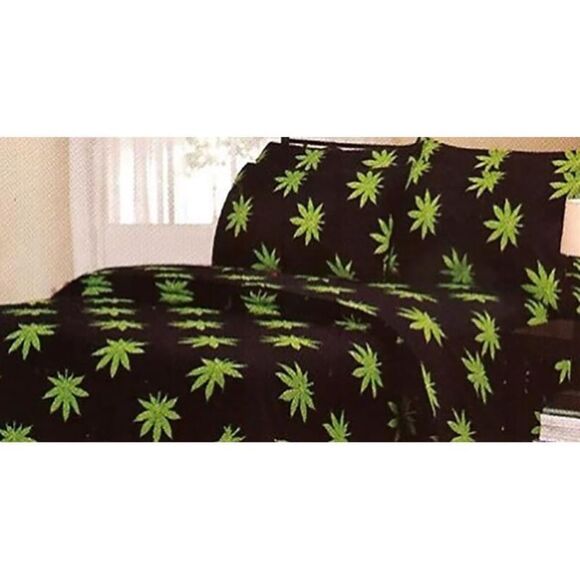  Pot Leaf KING Sheet Set Black Green Doobie Joint Grass Hippie Vibe - Picture 2 of 5